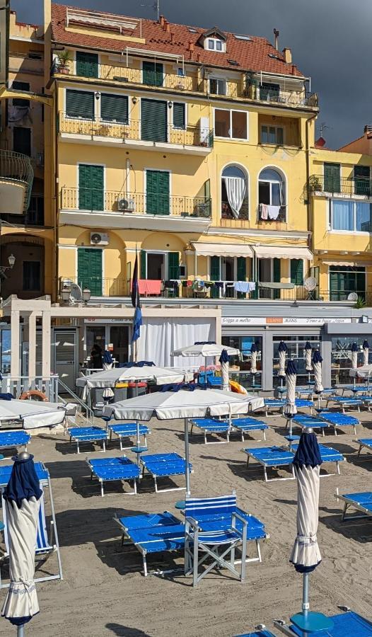 Appartamenti Sul Mare Alassio Bagian luar foto